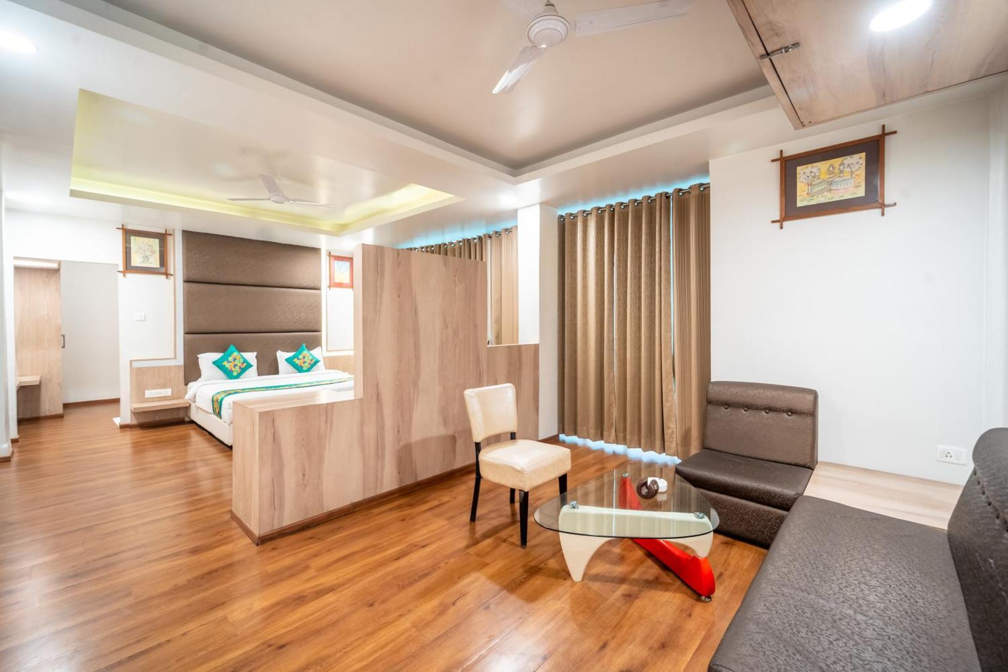 ホテル Treebo Kamal Regency ボーパール エクステリア 写真