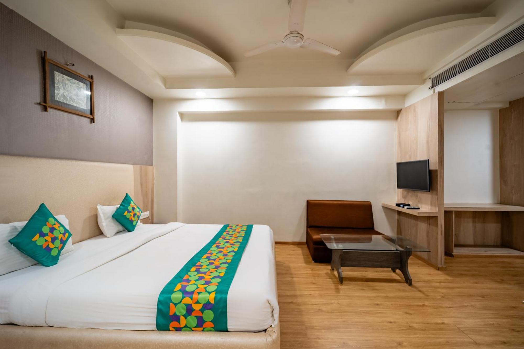 ホテル Treebo Kamal Regency ボーパール エクステリア 写真