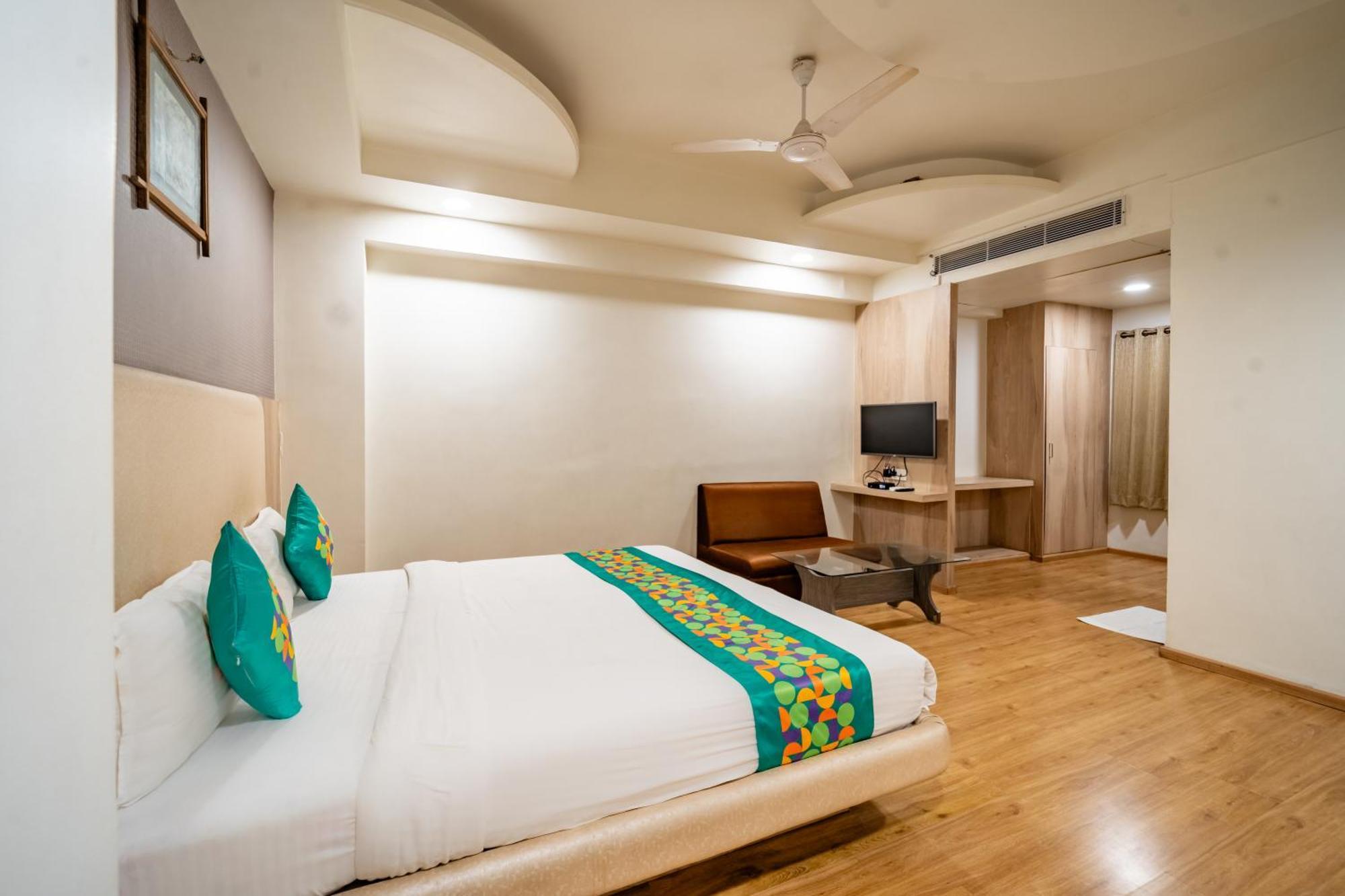 ホテル Treebo Kamal Regency ボーパール エクステリア 写真