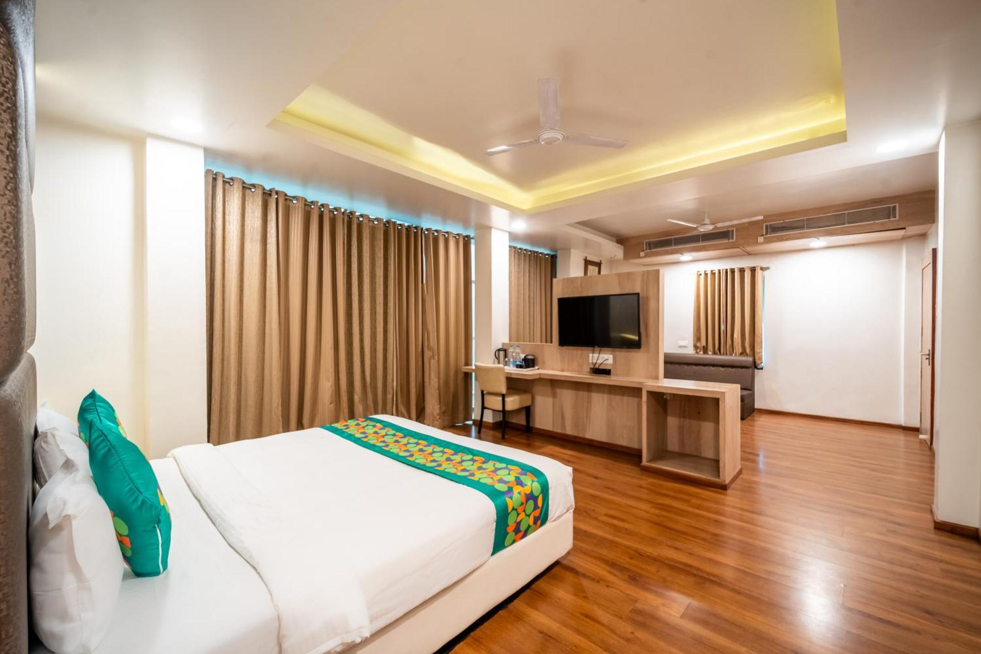 ホテル Treebo Kamal Regency ボーパール エクステリア 写真
