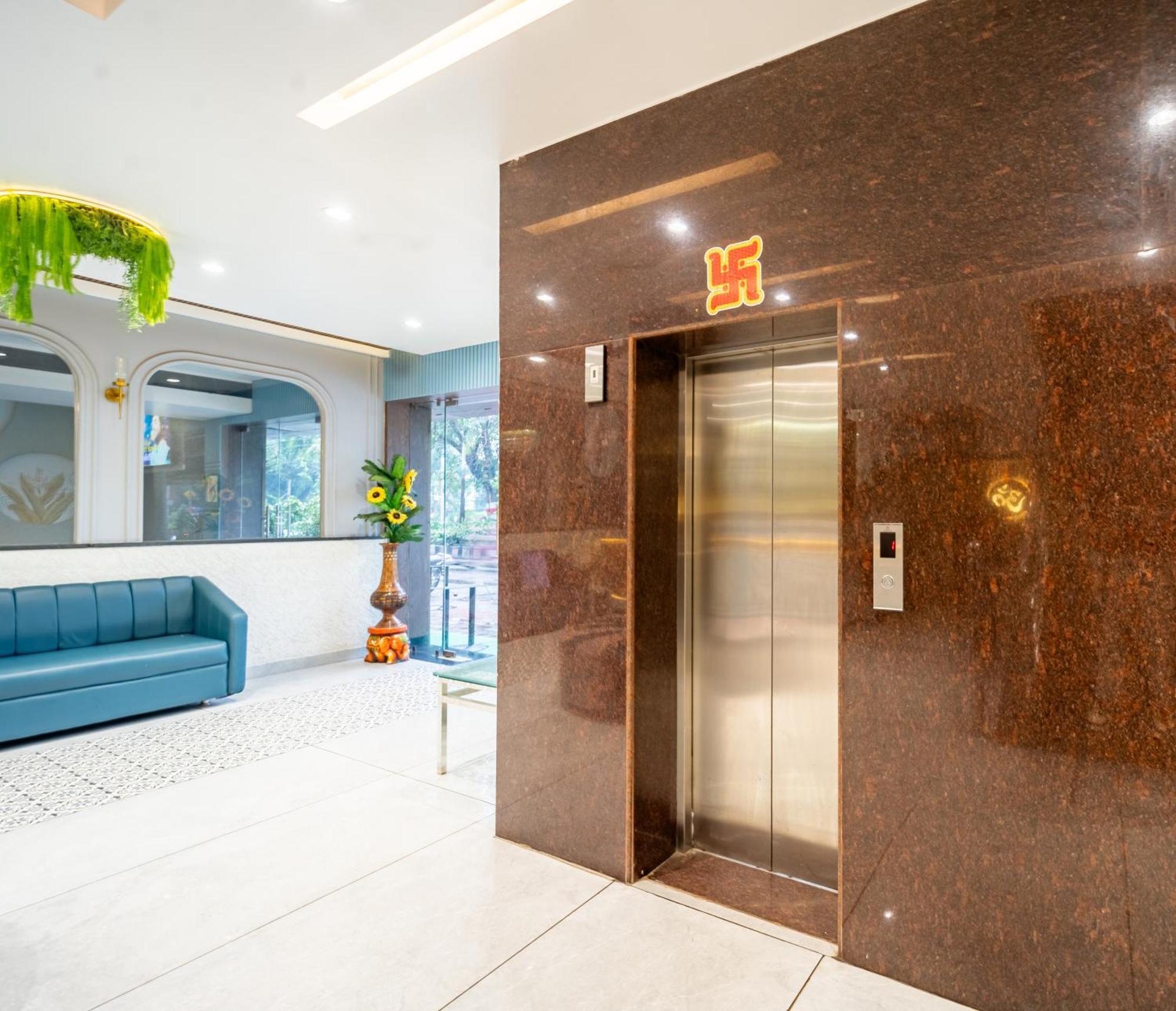ホテル Treebo Kamal Regency ボーパール エクステリア 写真