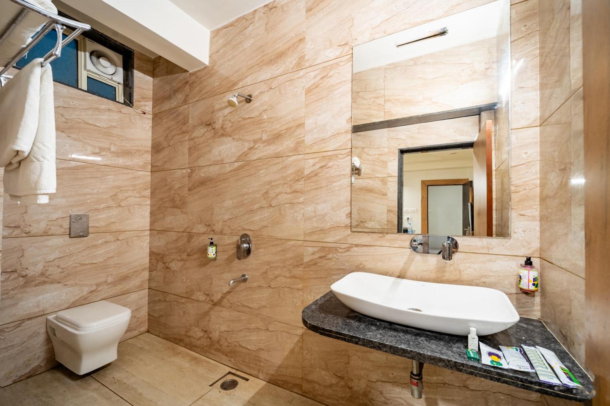 ホテル Treebo Kamal Regency ボーパール エクステリア 写真
