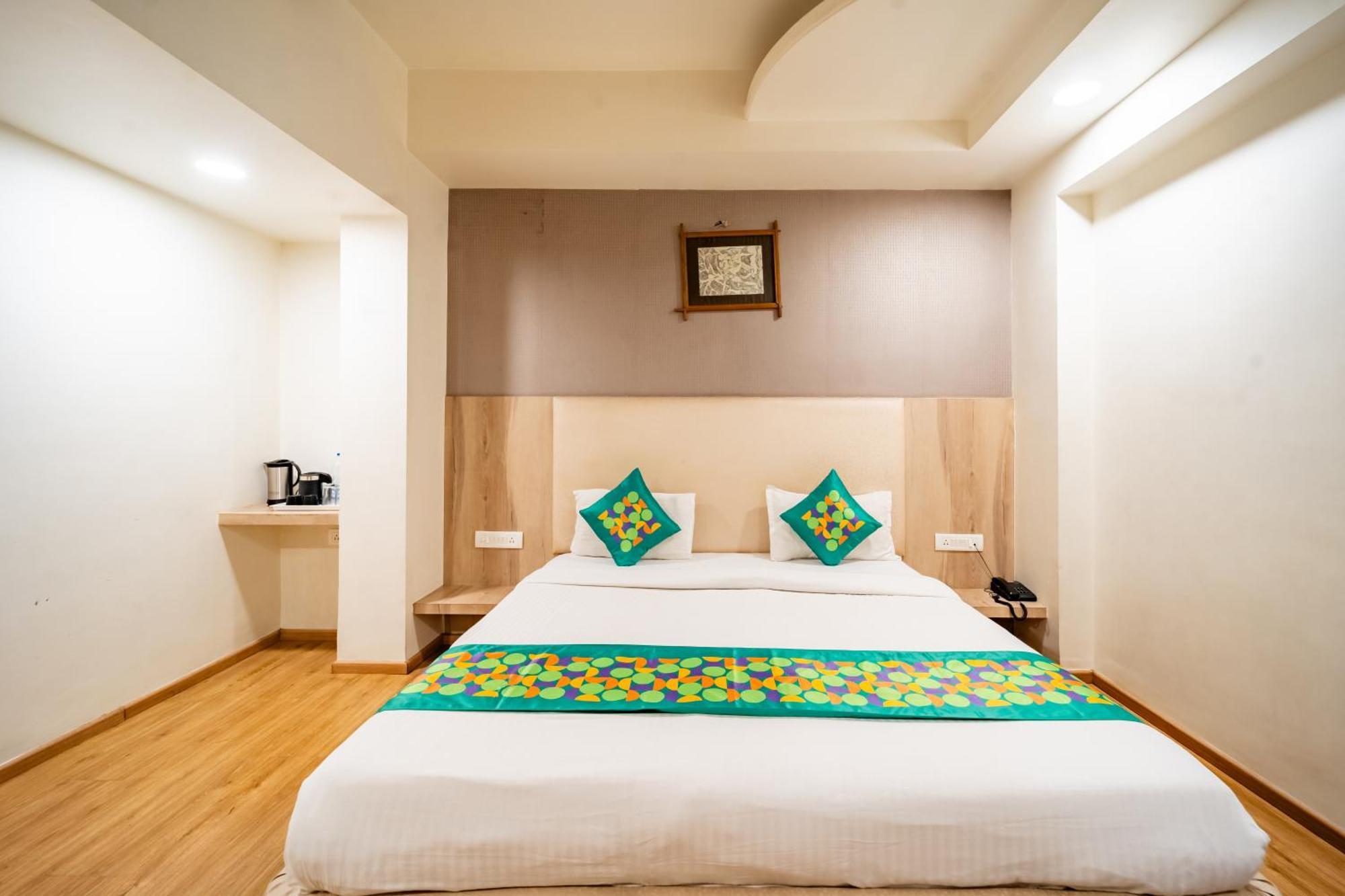 ホテル Treebo Kamal Regency ボーパール エクステリア 写真