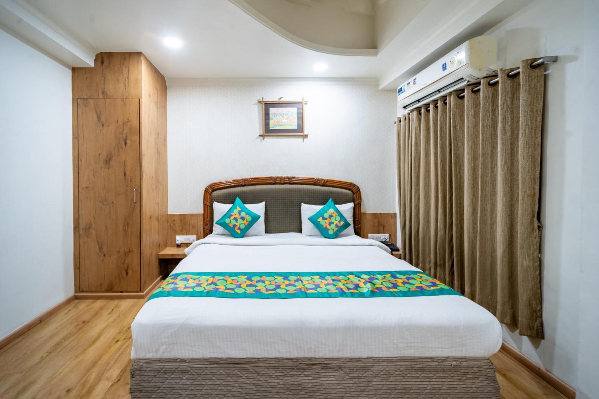 ホテル Treebo Kamal Regency ボーパール エクステリア 写真